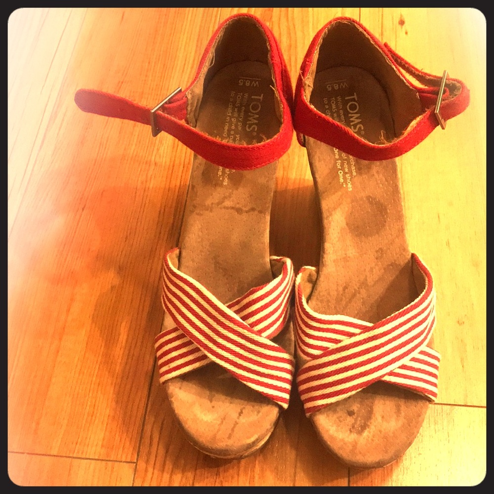 Toms wedges